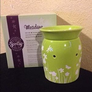 Scentsy Meadow Warmer